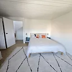 Casa con jardín, piscina privada y vistas a las Islas Cies *