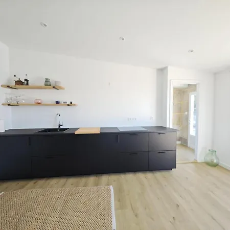 Casa Con Jardin, Piscina Privada Y Vistas A Islas Cies * 尼格兰